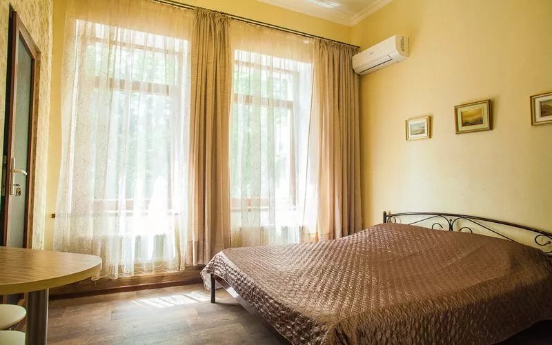 Золотая комната. Гостиный дом на Лавровом. Ялта