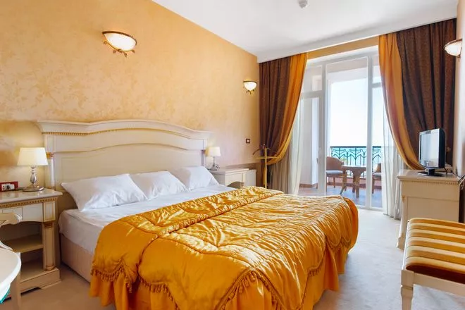 Сьют трехкомнатный. Отель Алые Паруса. Феодосия