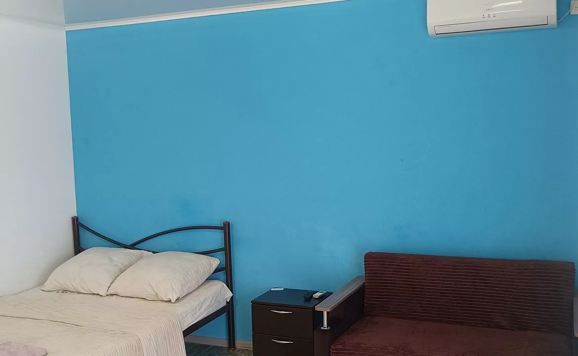 Улучшенный четырёхместный с кухней 2. Гостевой дом Тихий дворик - Орджоникидзе. Орджоникидзе