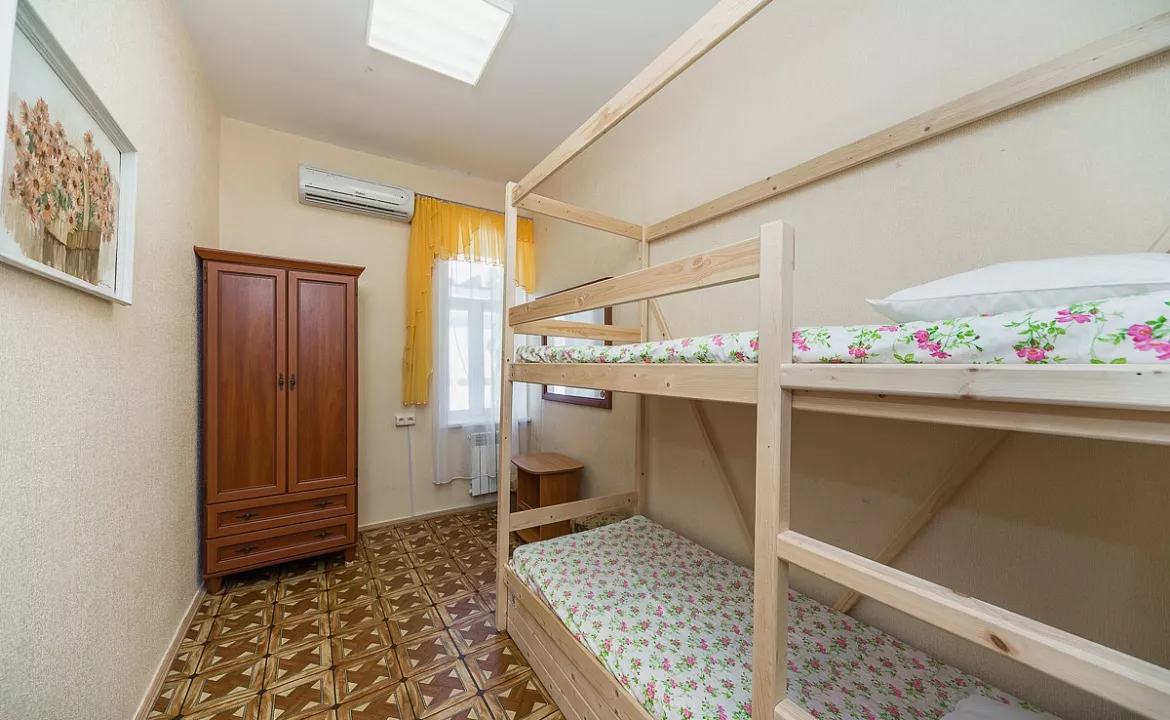 Общий 2-местный. Хостел Ялтакурорт. Ялта