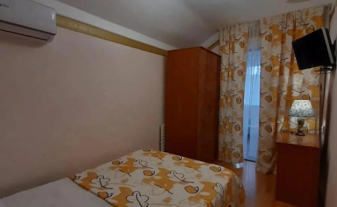 Двухместный номер люкс, от 1 до 2 гостей, двуспальная кровать, балкон, вид на море. Гостевой дом "Горная лаванда". Лазаревское