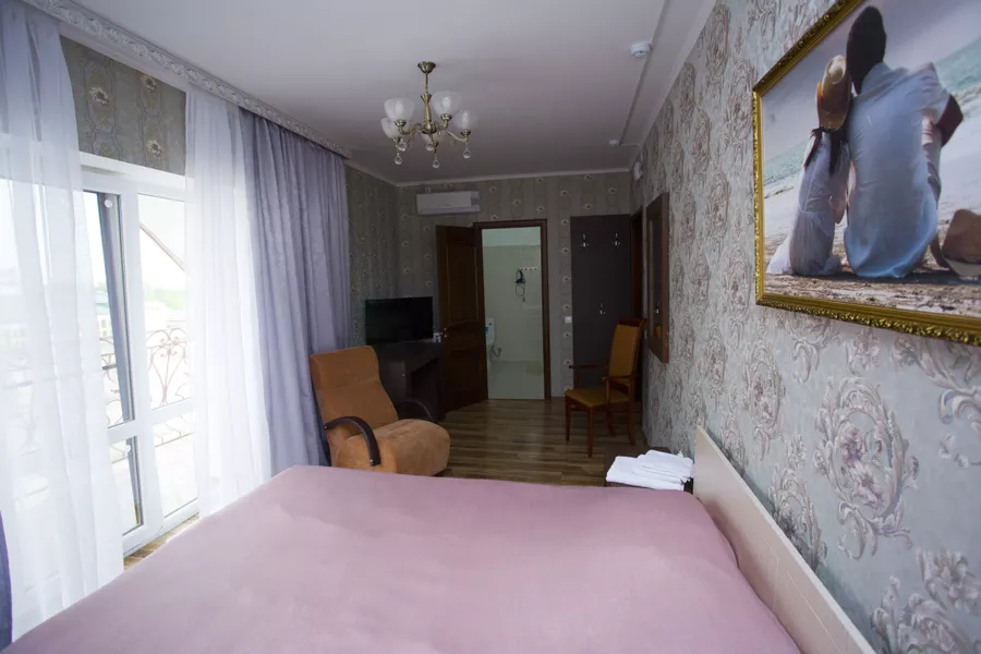  ПОЛУЛЮКС. Отель  "ВАП-отель". Ейск