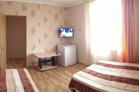 2 комнаты для пятерых с балконом. Гостевой дом Винтаж. Лазаревское