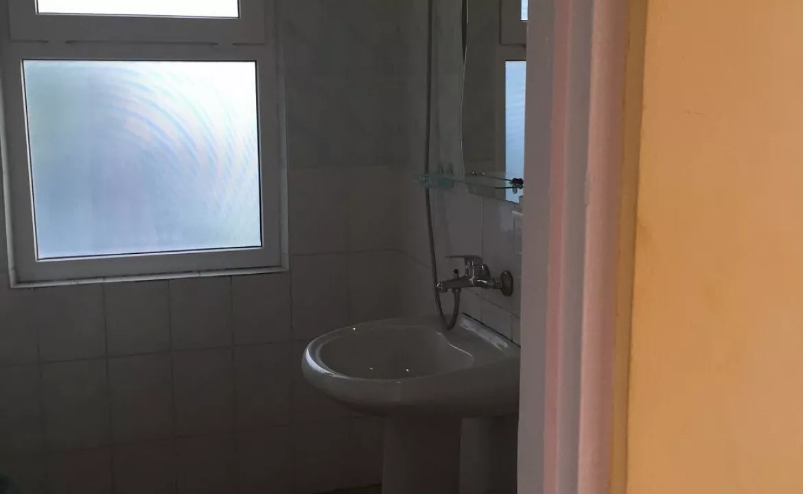 Трехместный «Эконом» 2 этаж. Гостевой дом на Комарова 17. Витязево