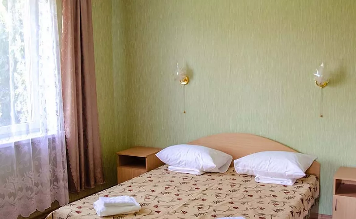 2-X МЕСТНЫЙ НОМЕР С 1 КРОВАТЬЮ. Мини-отель Сан-Сити. Рыбачье