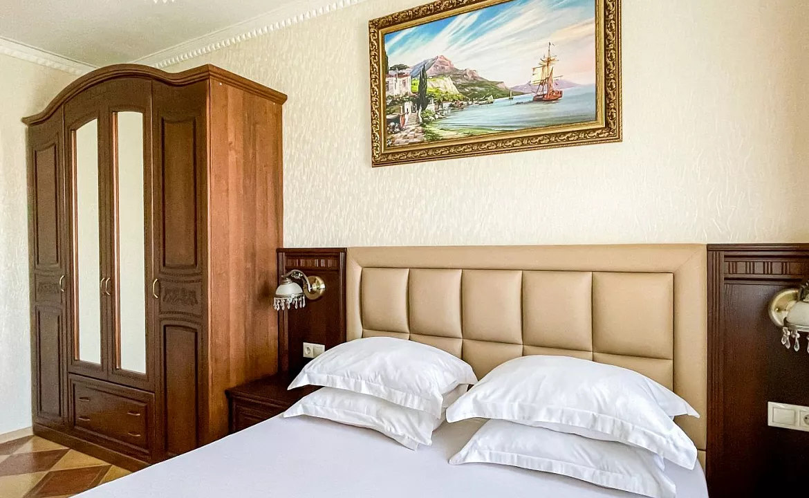 Люкс 2-х комнатный (малый) с балконом. Anzhelina Family Hotel. Витязево