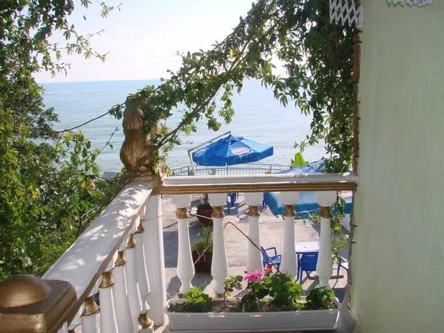 . Гостевой дом "Волна". Лазаревское