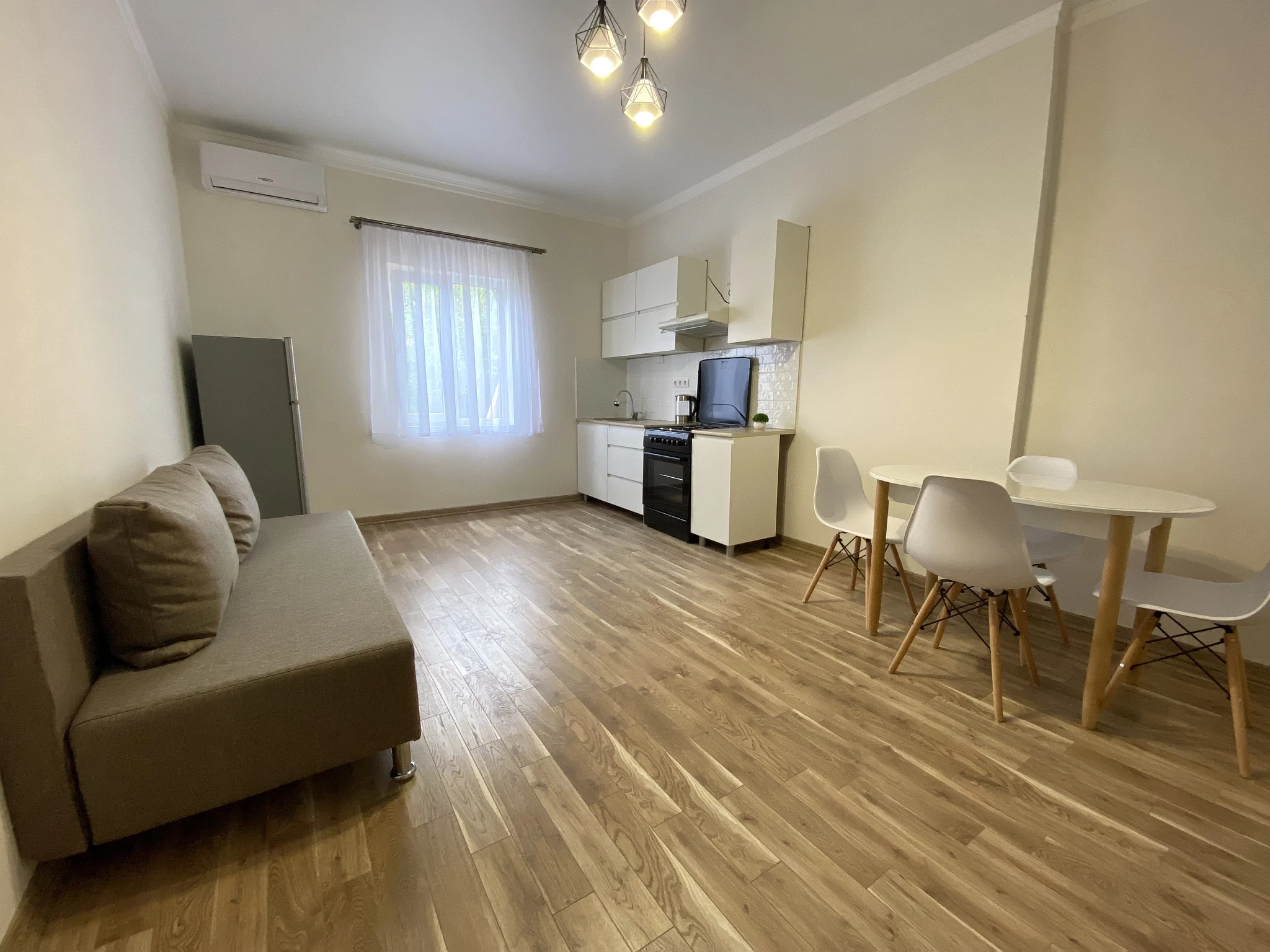 . Просторная квартира рядом с морем. Сухум