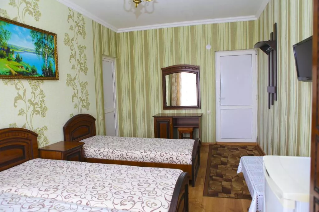 3х-местный номер с балконом	. Гостевой дом "MoreLeto". Адлер