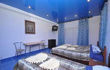 2-КОМНАТНЫЙ (3+3 МЕСТНЫЙ) НОМЕР С ОТДЕЛЬНЫМИ ВХОДАМИ. Мини-отель "Квитка". Саки