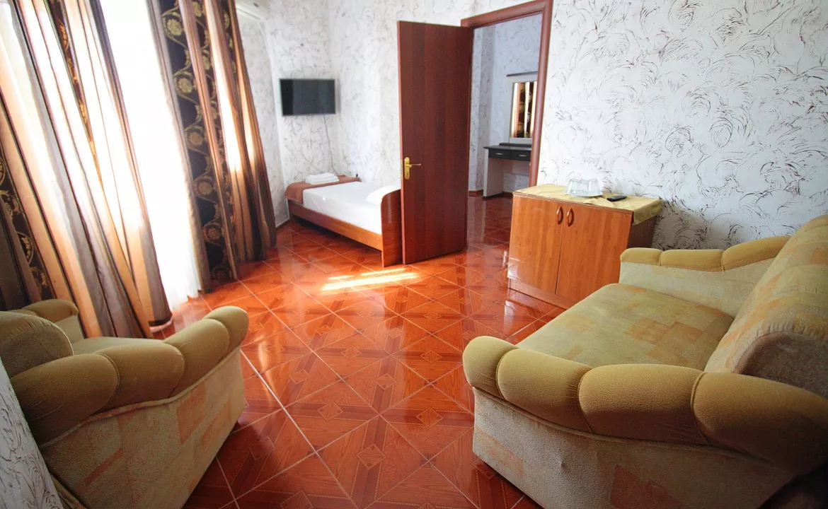 Люкс 2-х однокомнатный 5-ти местный с балконом. Гостевой дом «ZIRIDIS». Витязево