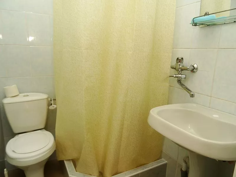 В гостевом номере имеется три номера 3-х местных. Гостевой дом Гоголя 51. Анапа