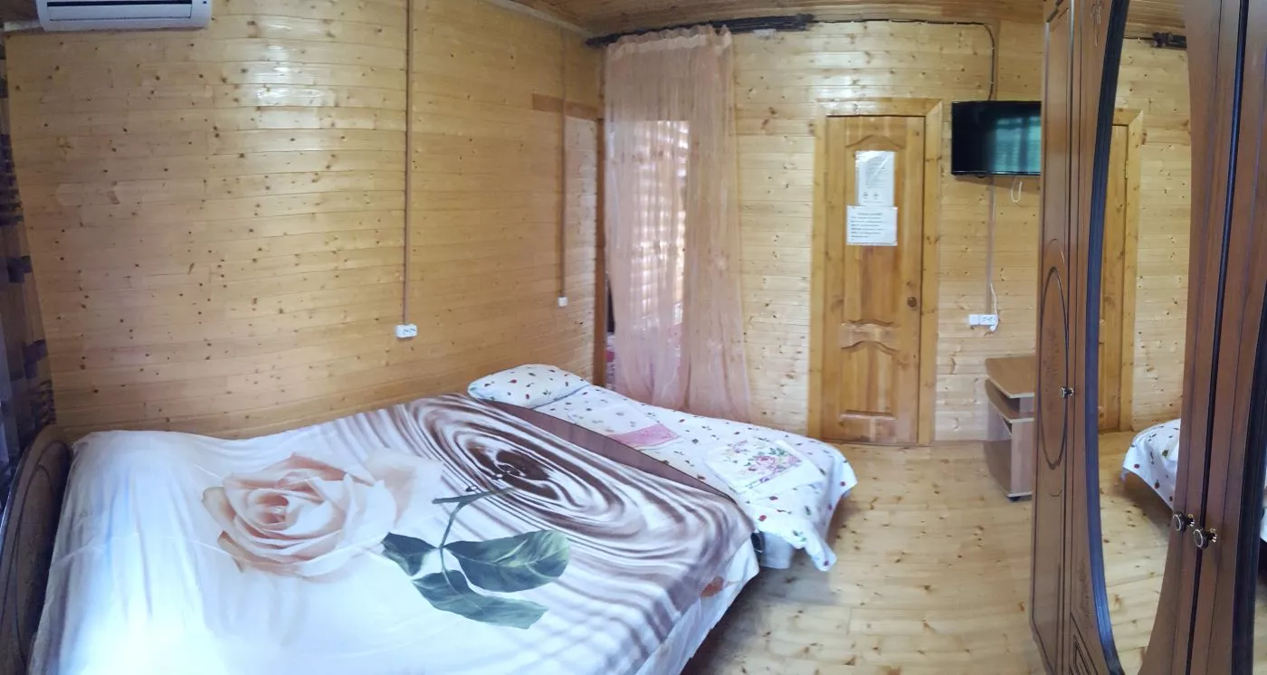 . Гостевой дом У Ирины. Пицунда