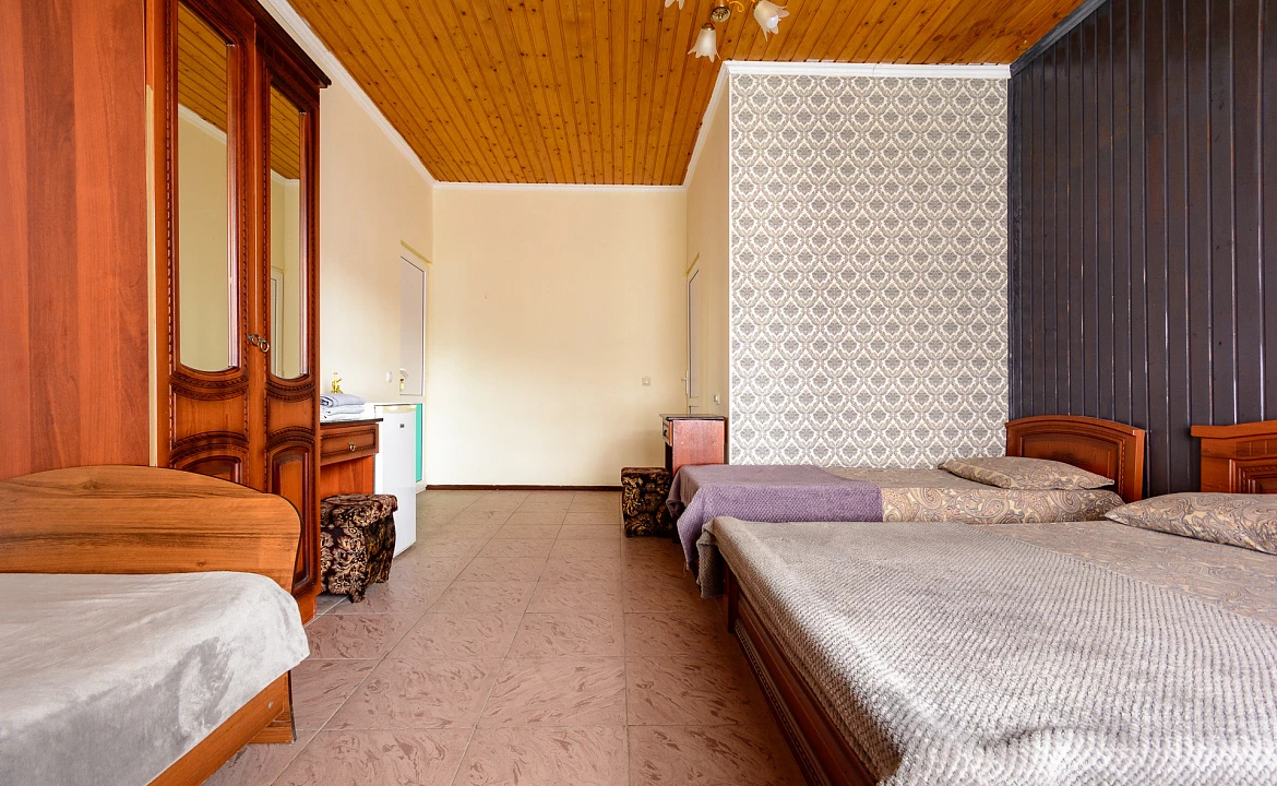 Пятиместный стандарт. Гостевой дом УЮТ на ул. Новороссийское шоссе 1/7. Джубга