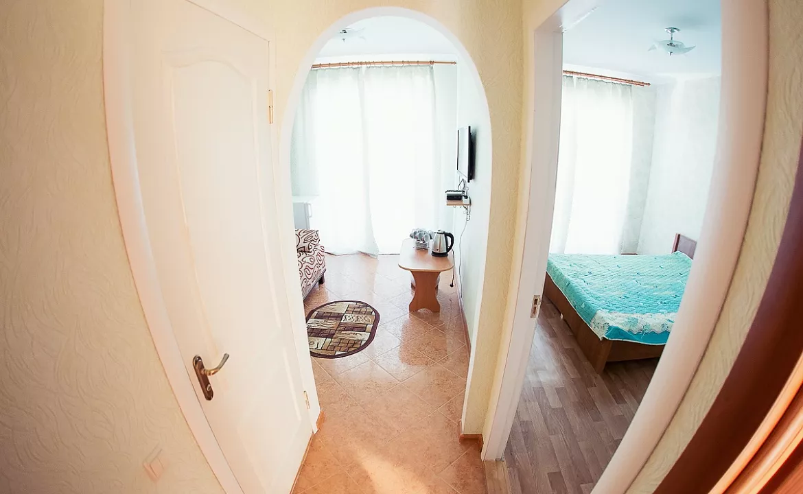 Семейный полулюкс. Вилла Вилена. Лазурное Семейный полулюкс. Вилла Вилена. Лазурное