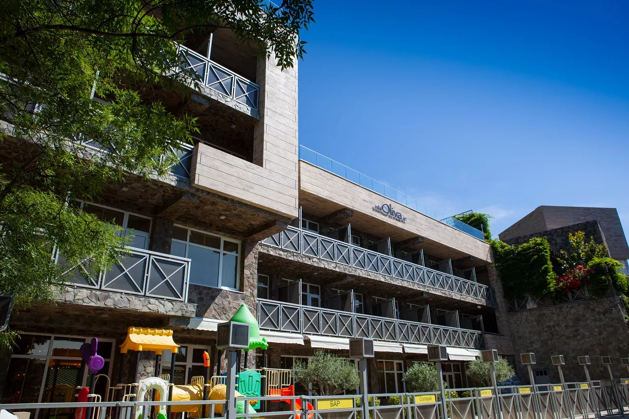 . Отель "Villa Oliva-Art". Утёс