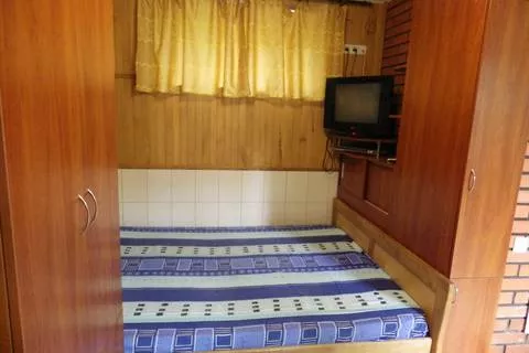 Двухместный номер с двумя доп. местами (№ 2А). Гостевой дом "Куропатка". Гурзуф