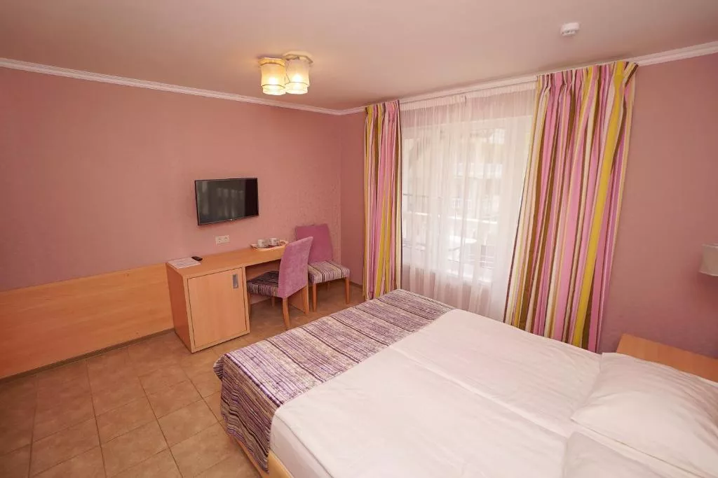 3-х местный номер. Отель "Джаз Лоо" парк-отель. Лоо