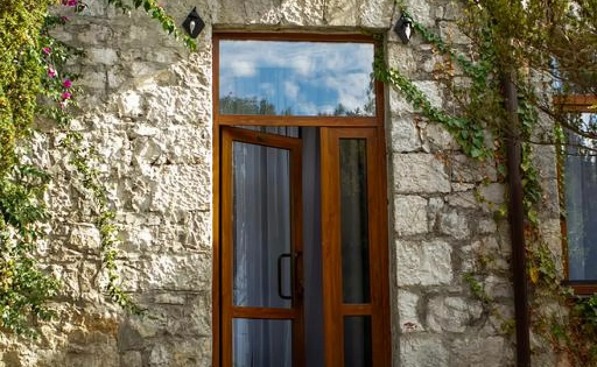 Улучшенный двухместный без балкона. Отель «Абаата». Гагра