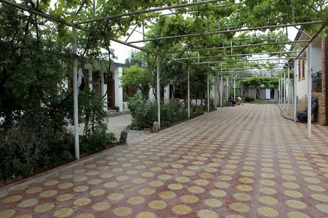 . Гостевой дом "Мека". Гудаута