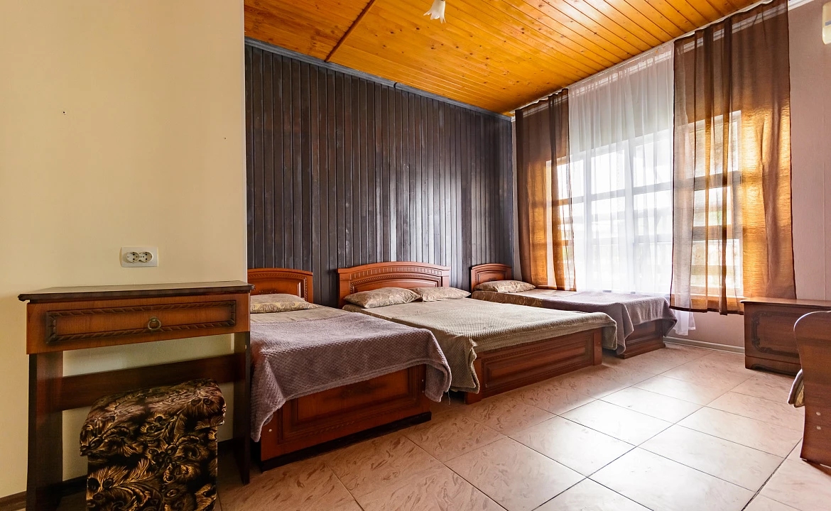 Пятиместный стандарт. Гостевой дом УЮТ на ул. Новороссийское шоссе 1/7. Джубга