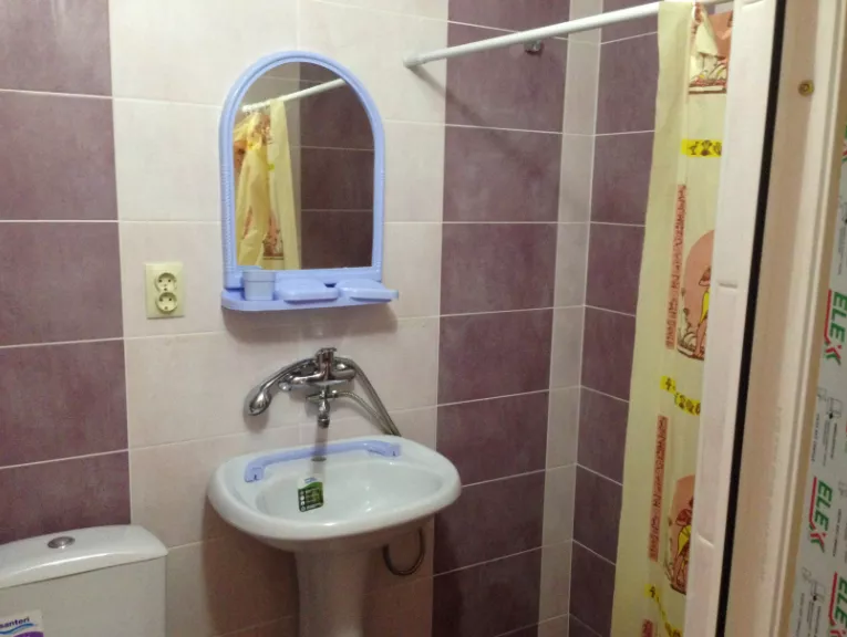 Двухместный «Люкс» с балконом. Гостевой дом на Комарова 17. Витязево