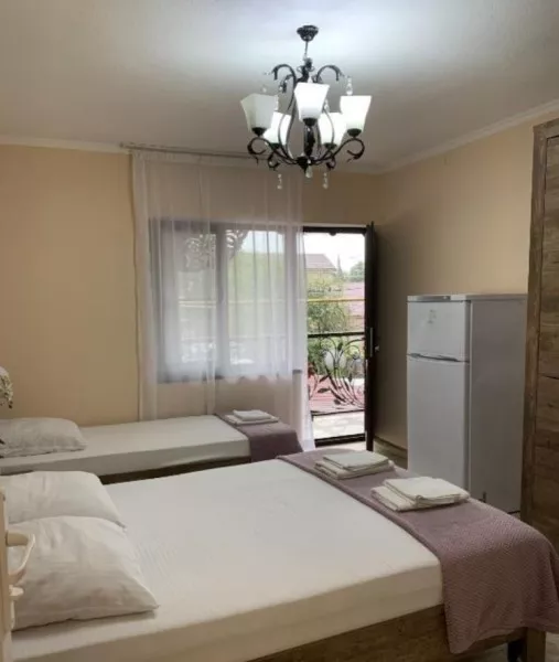 Стандартный трехместный номер. Гостевой дом "Замок на Жемчужной". Адлер