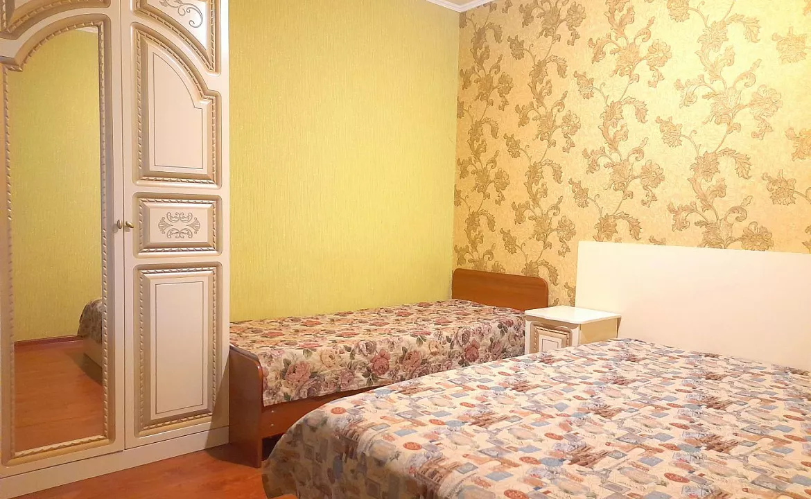 Трёхместный эконом. Гостевой дом Южный берег.. Адлер