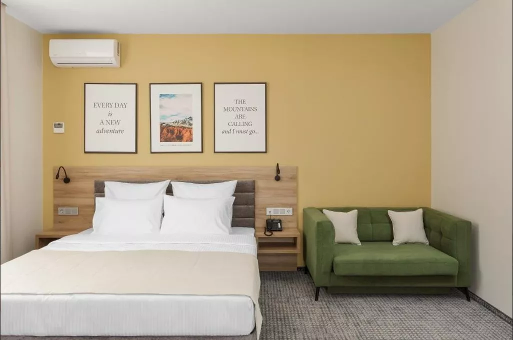 Двухместный (Двухместный номер Делюкс с 1 кроватью и балконом). Отель Отель Ikos Polyana. Красная Поляна