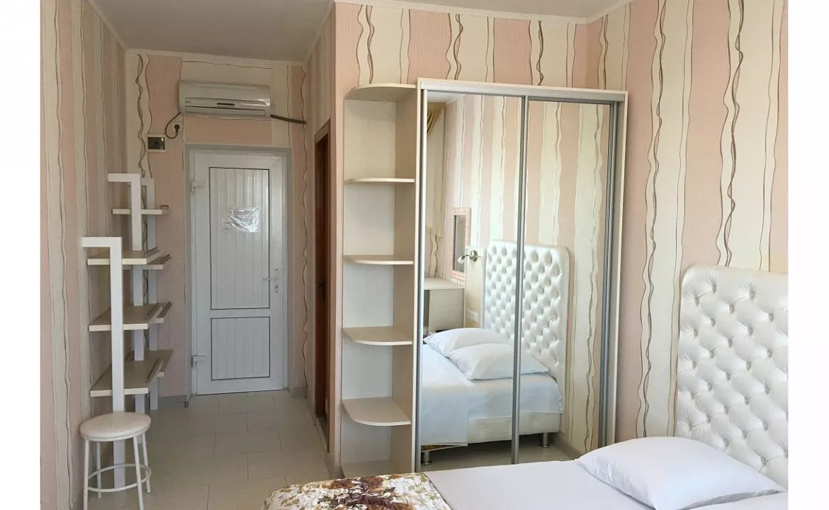 2-х местный люкс.  Частный отель Экватор. Береговое