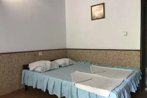 Номер 3-х местный «Люкс». База отдыха «Роза Пикуба». Алушта