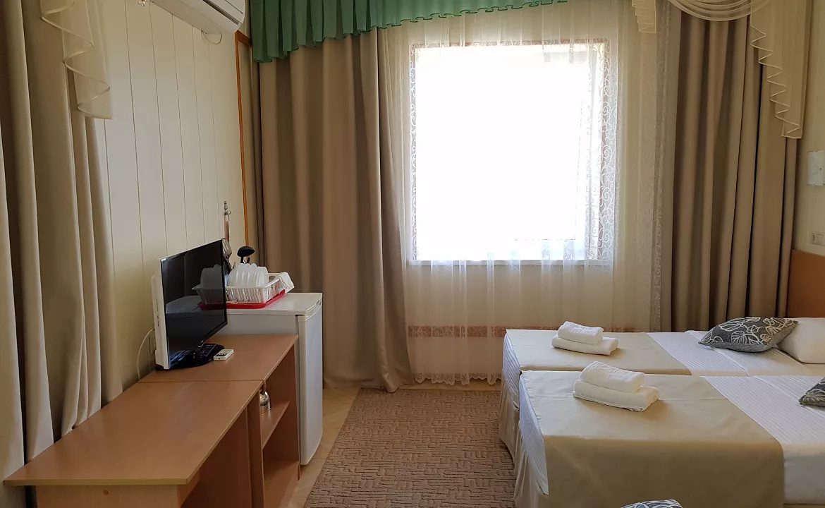 Люкс со смежным балконом 2хместный. Отель АСТОН. Нижнее Джемете