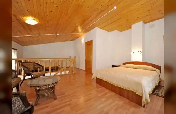 «Люкс» с камином (2-х уровневый). Отель «Поворот». Эльбрус - гостиницы