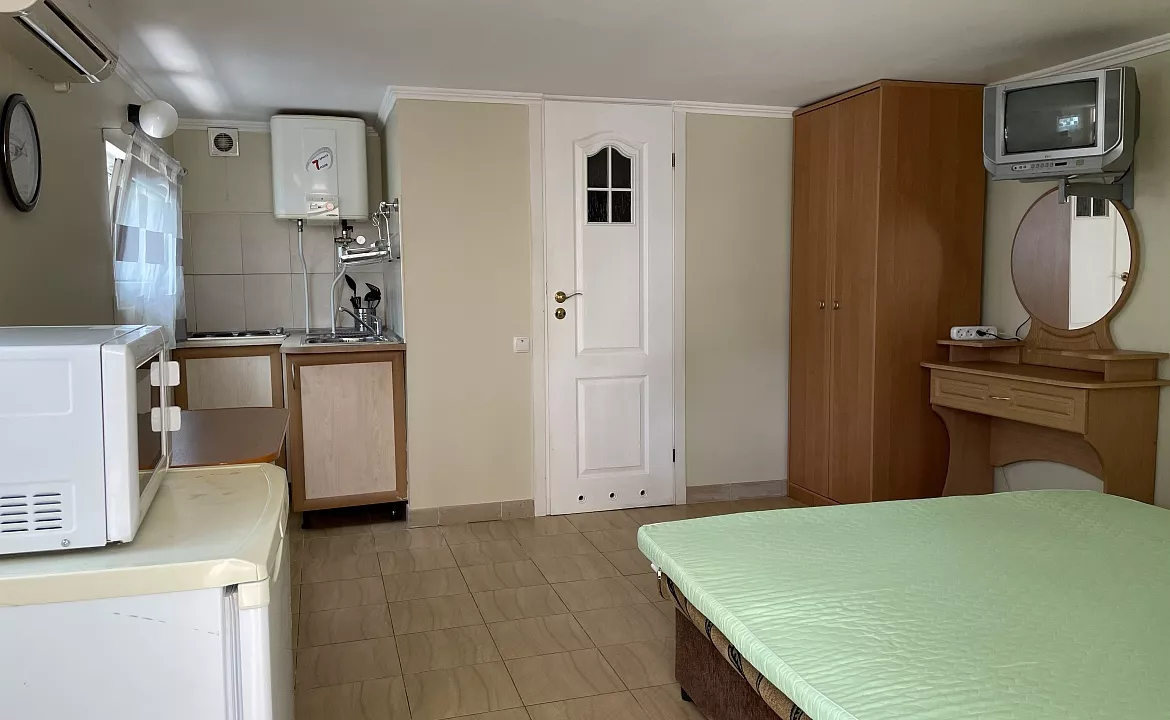 Студия Эконом. Гостевой дом "Ялта-Ливадия". Ливадия Студия Эконом. Гостевой дом "Ялта-Ливадия". Ливадия