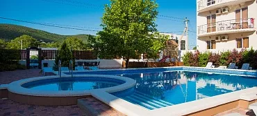 Отель "Платан"