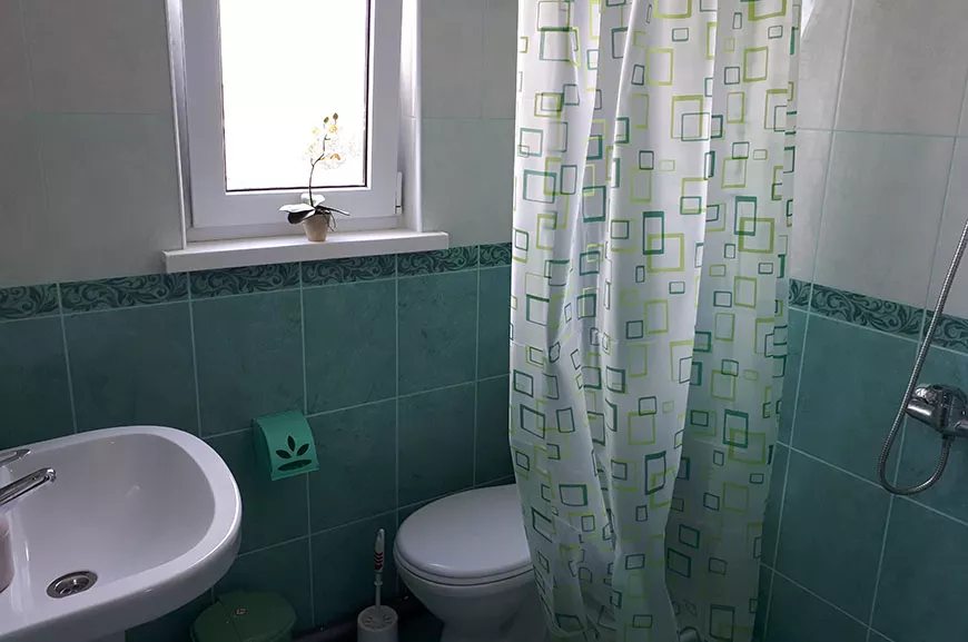 2-комнатная комфортная (мансардная). Гостевой дом «Медовый месяц». Саки