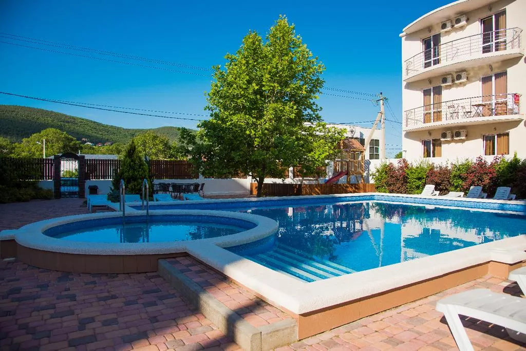 . Отель "Платан". Кабардинка