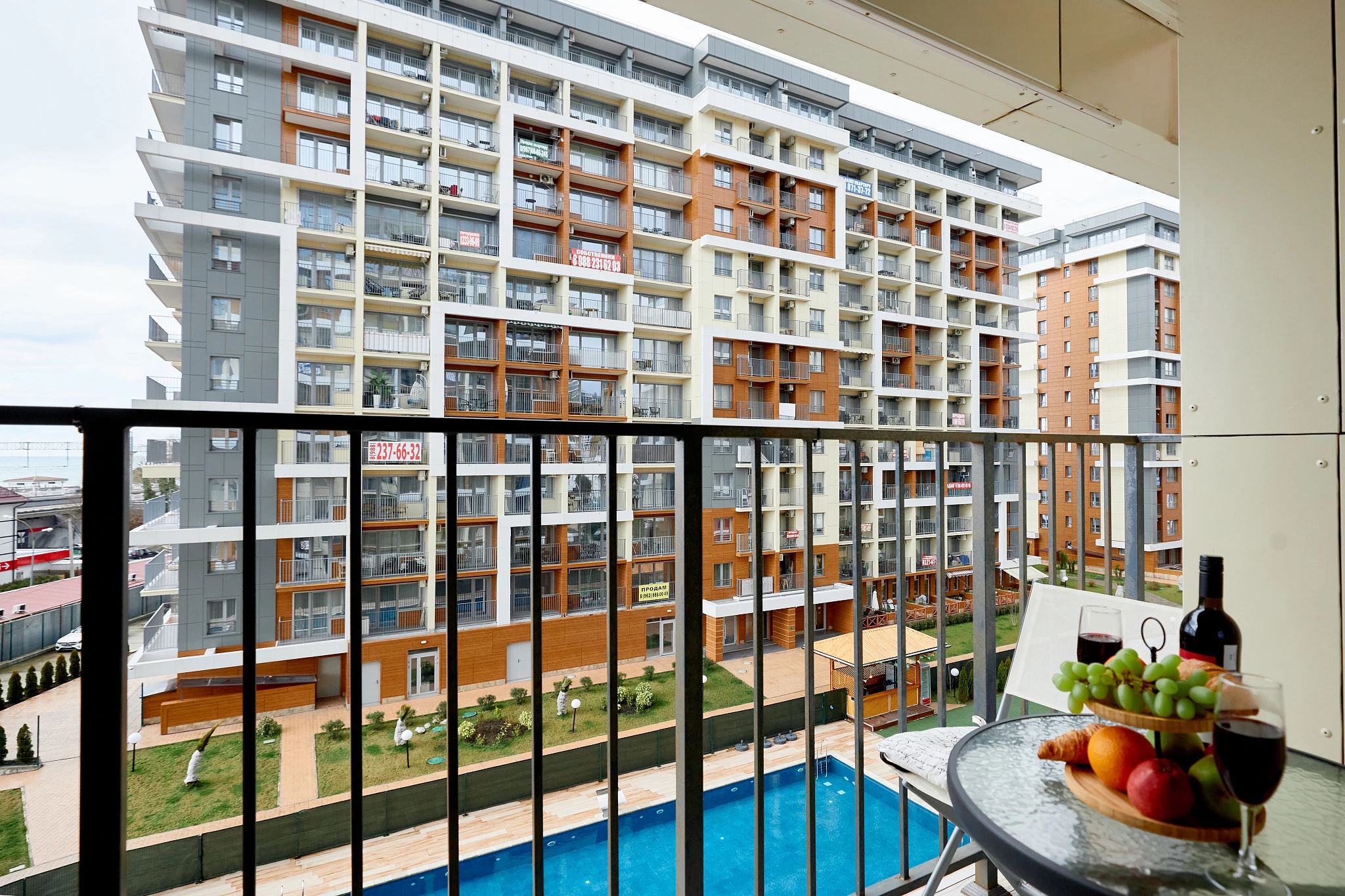 . Квартира в многоквартирном доме Каравелла Португалии. Дагомыс