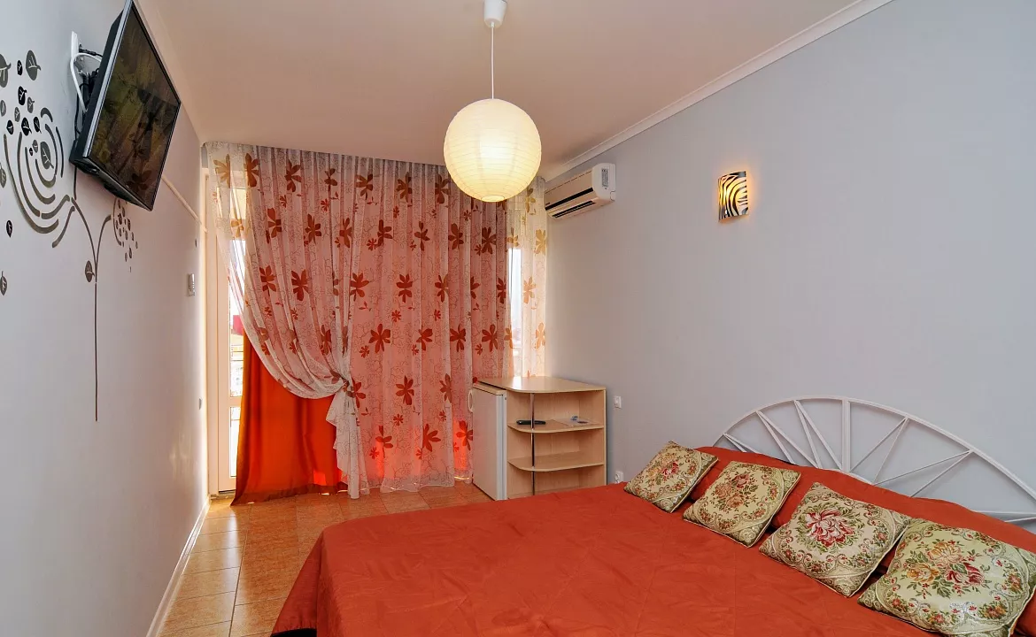 2-местный номер. Отель "У верблюжьих горбов". Коктебель