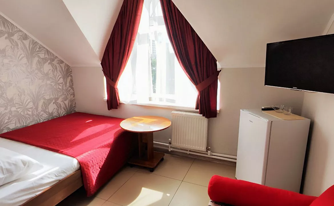 Стандарт на мансарде. Гостевой дом "Регион 86" . Адлер