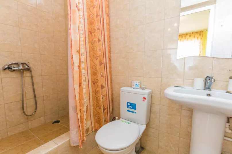 Комфорт двуспальная кровать. Гостевой дом "Агина". Геленджик