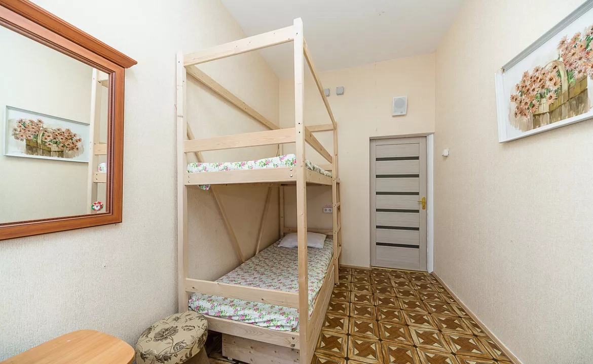 Общий 2-местный. Хостел Ялтакурорт. Ялта