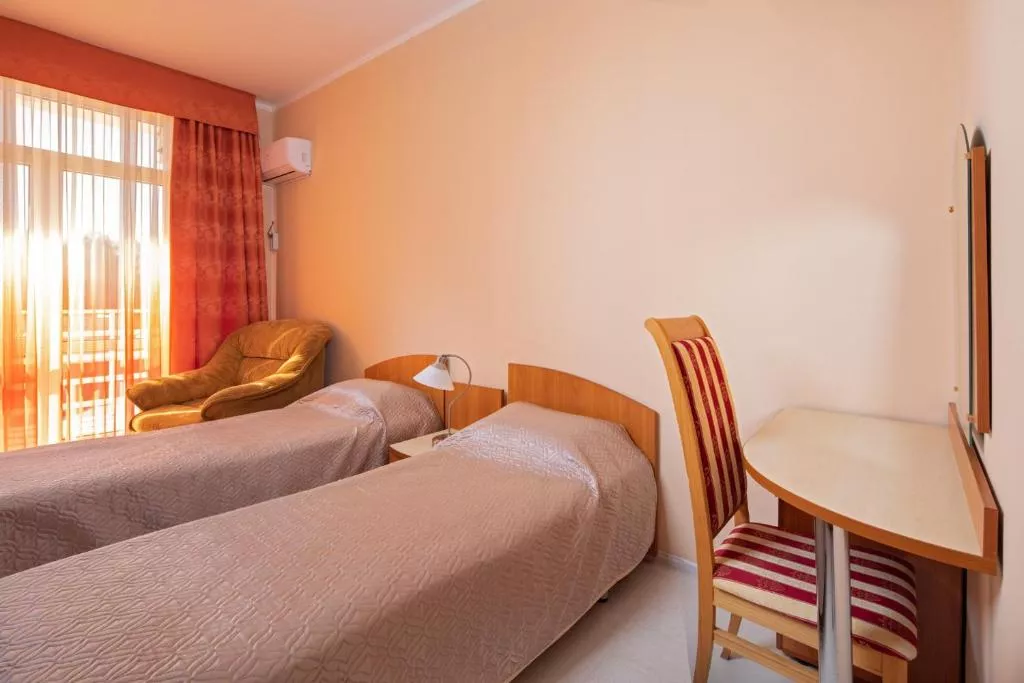 . Гостиница "Круиз". Геленджик