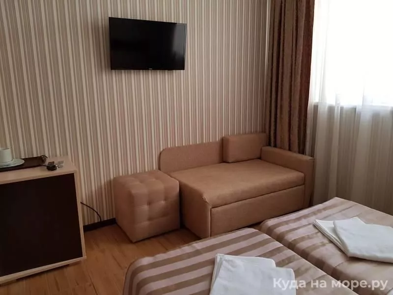 . Гостиница "Феникс". Лазаревское