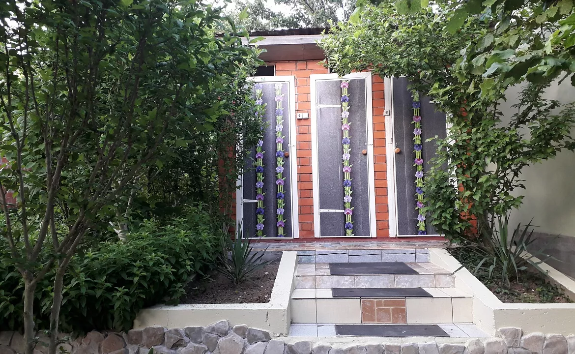 5ти местный выгодный ЭКОНОМ. Гостевой дом МОРЕ с бассейном и баней. Джубга