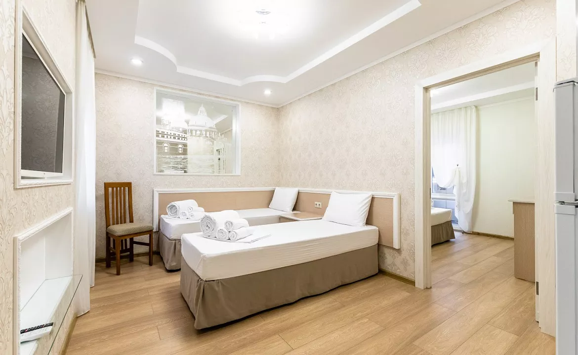 Четырехместный Полулюкс. Гостевой дом Замок у Моря. Головинка Четырехместный Полулюкс. Гостевой дом Замок у Моря. Головинка