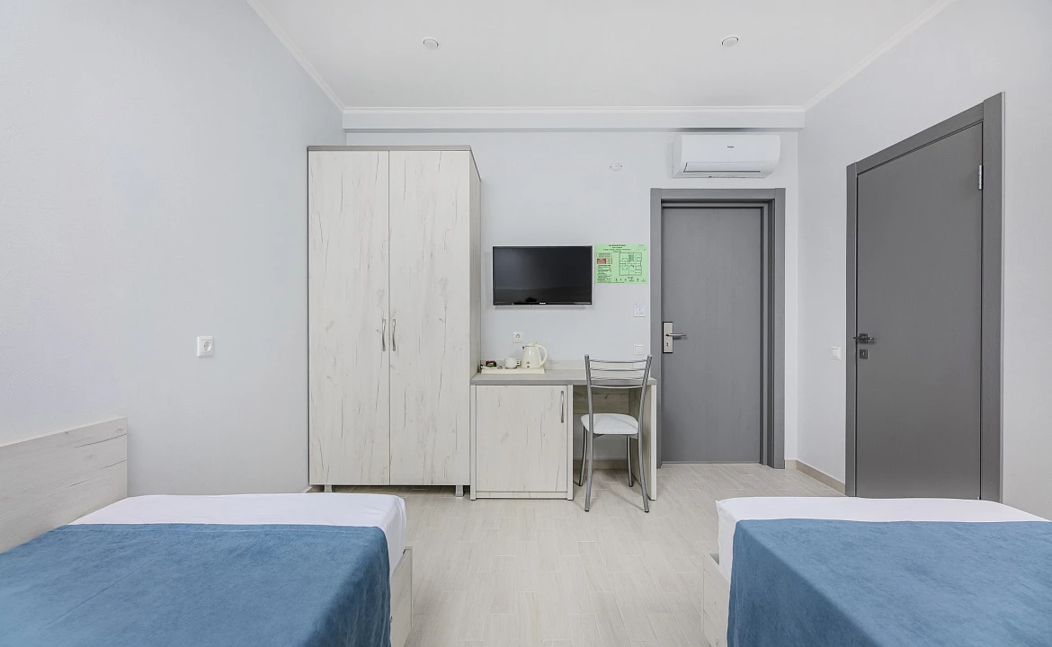 стандарт трехместный мансарда. Отель отель Авис. Криница