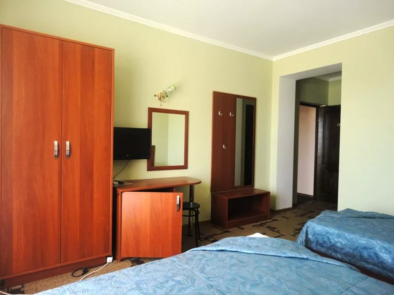 3-х местный номер Стандарт. Гостиница "Янтарь". Архипо-Осиповка