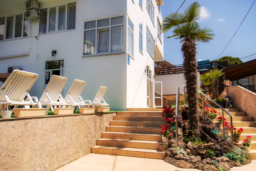 . Гостиница Соната Лоо. Лоо