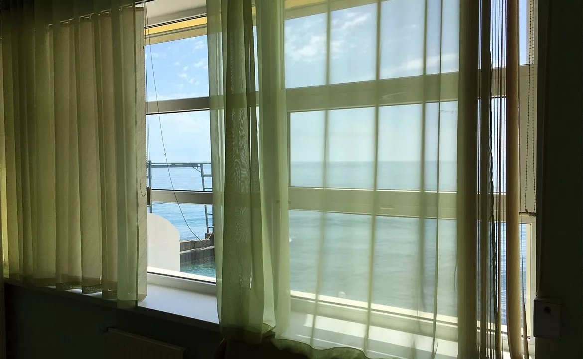 Апартаменты студио с видом на море с кухней. Апартаменты Роял Никита. Никита